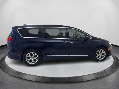 Jazz Blue Pearlcoat 2018 Chrysler Pacifica Touring-L Plus
