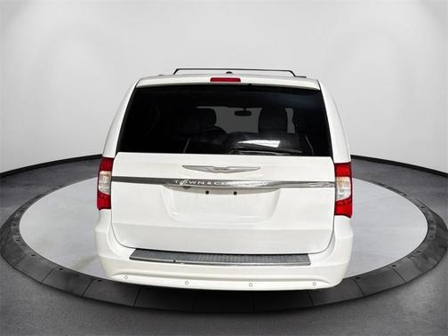 2015 Chrysler Town & Country Touring-L