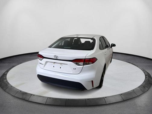 Ice 2024 Toyota Corolla LE