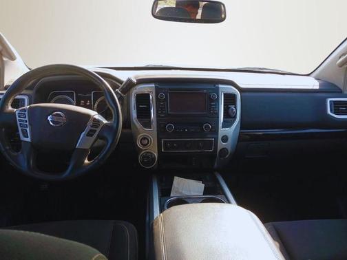 2018 Nissan Titan SV