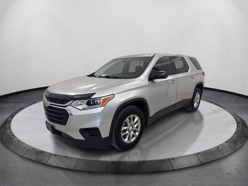 Silver Ice Metallic 2020 Chevrolet Traverse LS