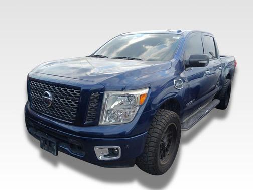 2017 Nissan Titan SV