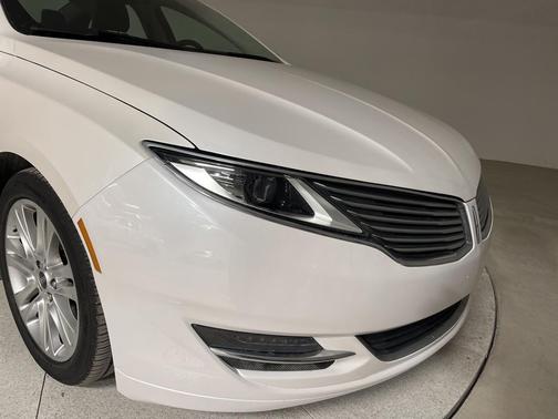 2016 Lincoln MKZ Base