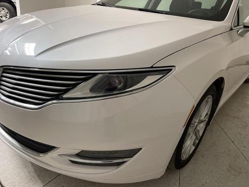2016 Lincoln MKZ Base