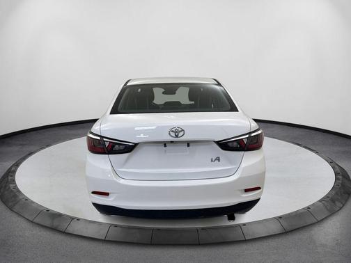 White 2018 Toyota Yaris iA Base