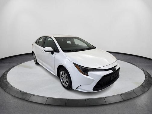 Ice 2026 Toyota Corolla LE