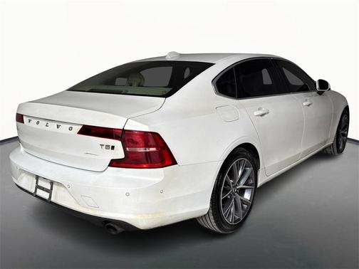 2018 Volvo S90 T5 Momentum