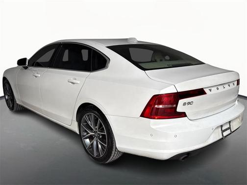 2018 Volvo S90 T5 Momentum