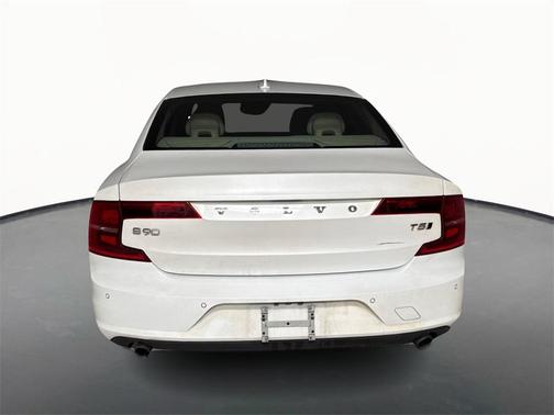 2018 Volvo S90 T5 Momentum