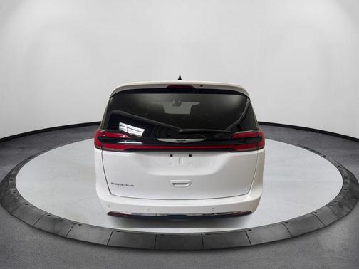 Bright White Clearcoat 2025 Chrysler Pacifica Select