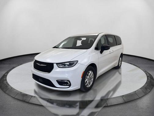 Bright White Clearcoat 2025 Chrysler Pacifica Select