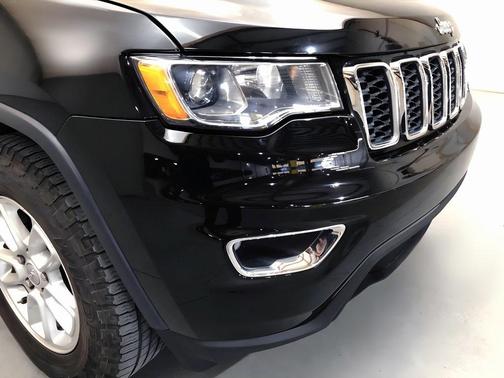 Photo 5 of 32 of 2018 Jeep Grand Cherokee Laredo