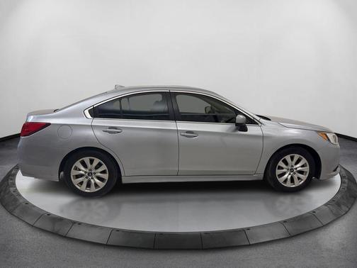 Ice Silver Metallic 2017 Subaru Legacy 2.5i Premium
