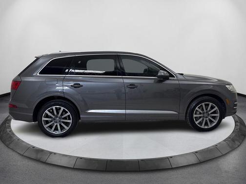 2019 Audi Q7 45 Premium Plus