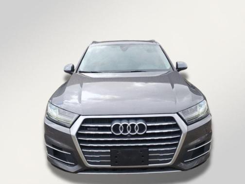 2019 Audi Q7 45 Premium Plus