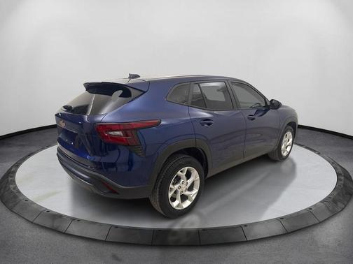 Blue Glow Metallic 2024 Chevrolet Trax LS