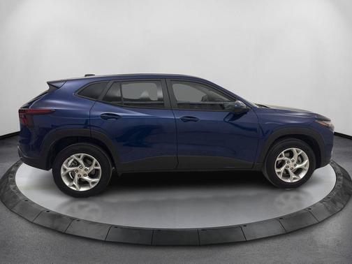 Blue Glow Metallic 2024 Chevrolet Trax LS
