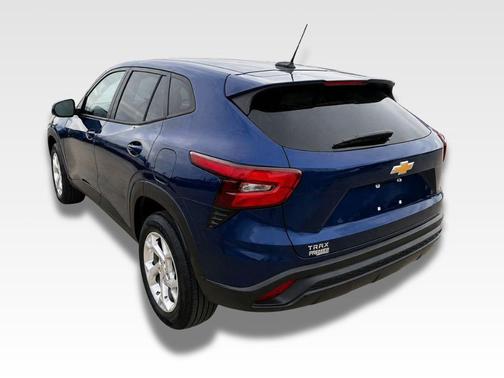 Blue Glow Metallic 2024 Chevrolet Trax LS
