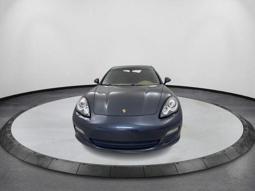 GT Silver Metallic 2012 Porsche Panamera 4
