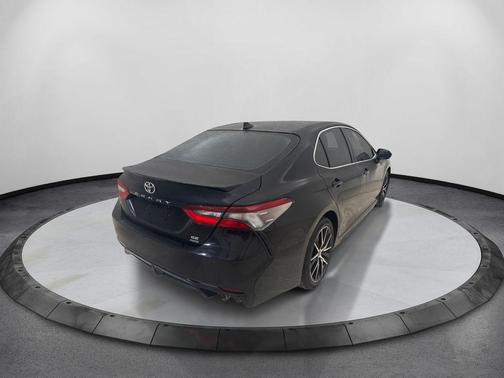 Midnight Black Metallic 2022 Toyota Camry SE