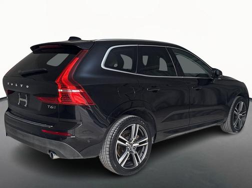 2018 Volvo XC60 T6 Momentum
