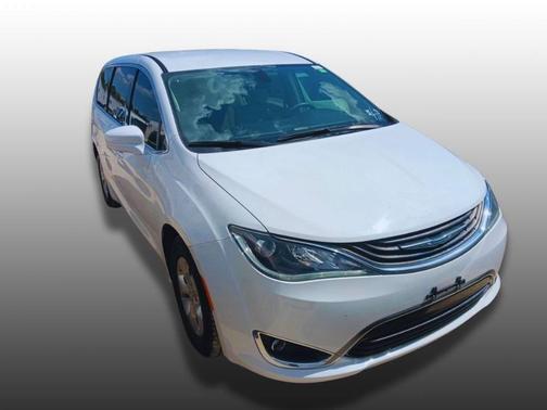 2018 Chrysler Pacifica Hybrid Touring Plus