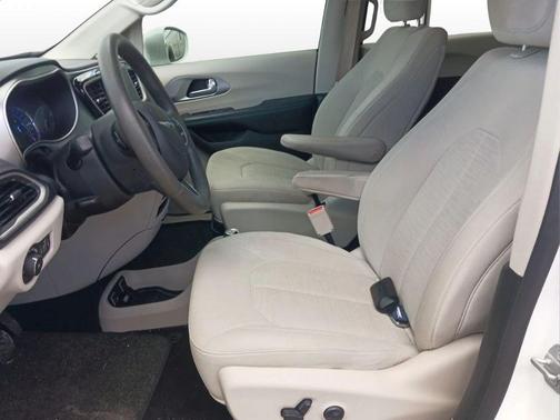 2018 Chrysler Pacifica Hybrid Touring Plus