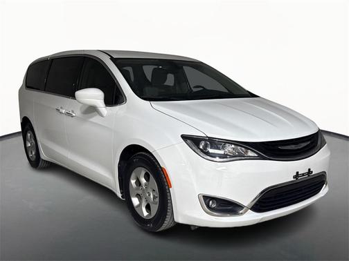 2018 Chrysler Pacifica Hybrid Touring Plus