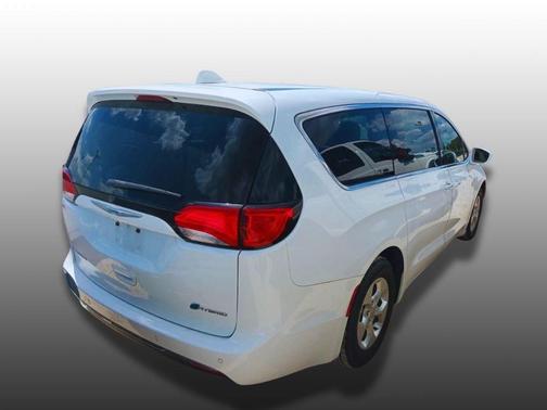 2018 Chrysler Pacifica Hybrid Touring Plus