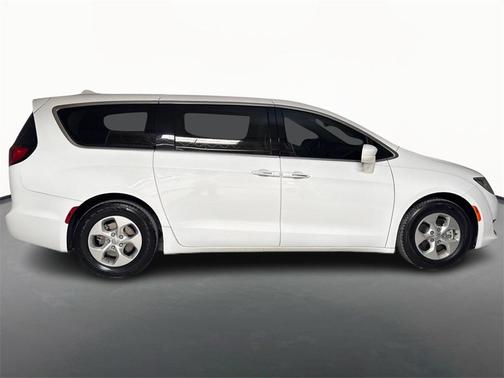 2018 Chrysler Pacifica Hybrid Touring Plus