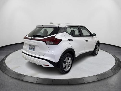 2022 Nissan Kicks S