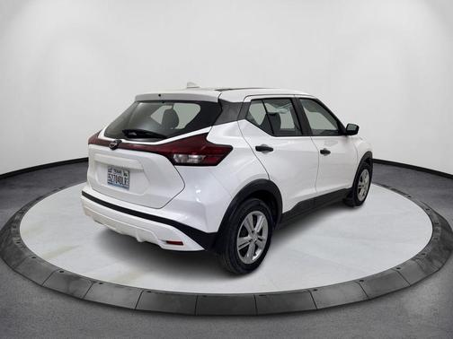 2022 Nissan Kicks S