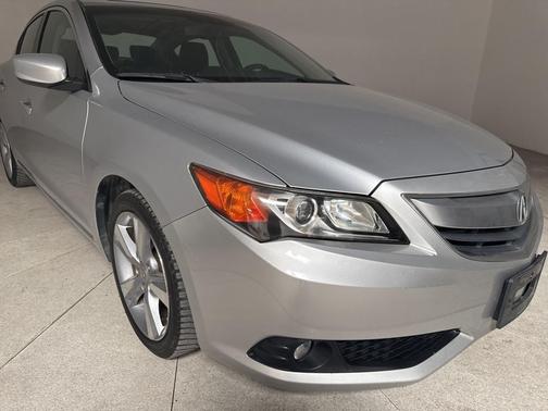 2013 Acura ILX 2.0L w/Premium Package