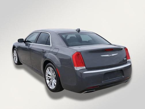 2018 Chrysler 300 Touring