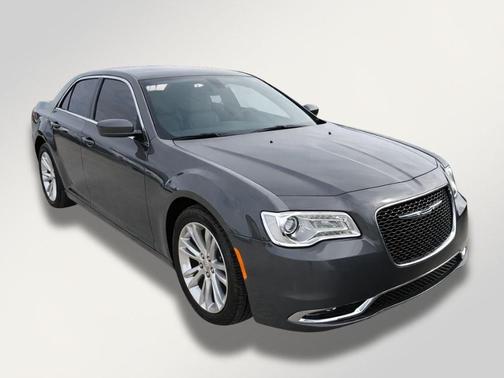 2018 Chrysler 300 Touring