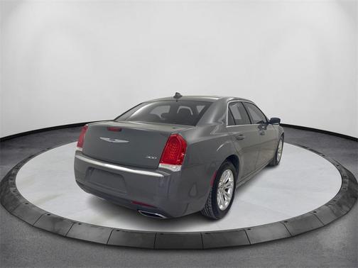 2018 Chrysler 300 Touring