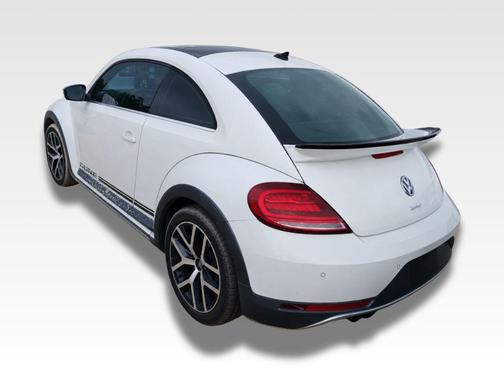 Pure White 2018 Volkswagen Beetle 2.0T Dune