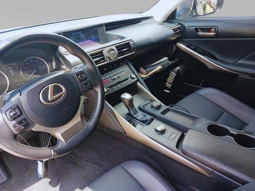 2018 Lexus IS 300 Base