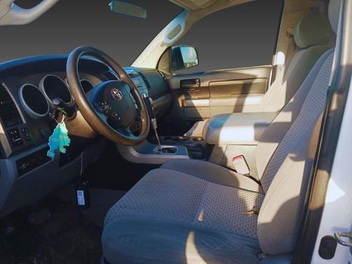 2010 Toyota Tundra Grade