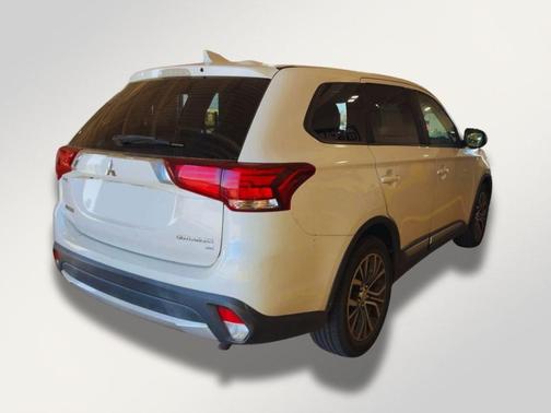 2018 Mitsubishi Outlander SE
