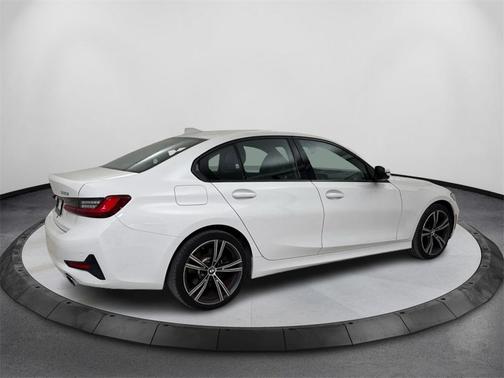 2022 BMW 330 i