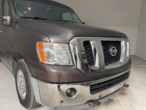 2014 Nissan NV Passenger NV3500 HD SL V8