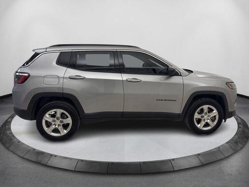 Billet Silver Metallic Clearcoat 2023 Jeep Compass Latitude