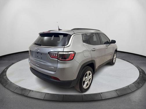 Billet Silver Metallic Clearcoat 2023 Jeep Compass Latitude