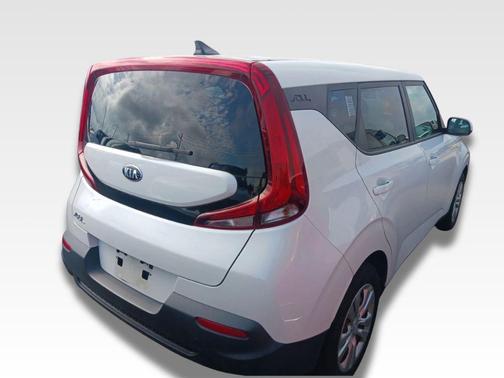 Snow White Pearl 2021 Kia Soul LX