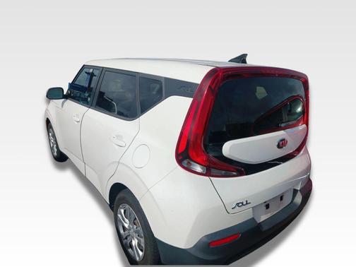 Snow White Pearl 2021 Kia Soul LX
