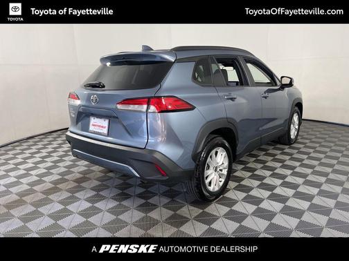 2024 Toyota Corolla Cross LE