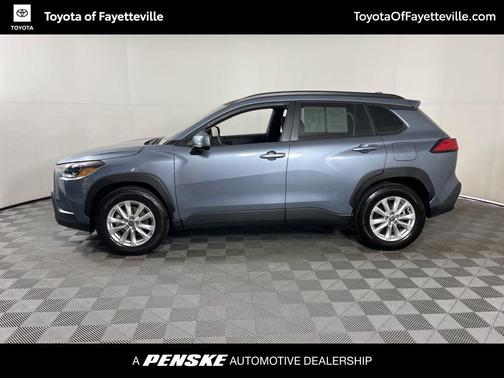 2024 Toyota Corolla Cross LE