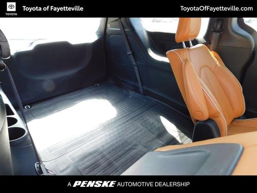 2022 Chrysler Pacifica L