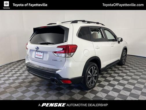 Crystal White Pearl 2021 Subaru Forester Limited